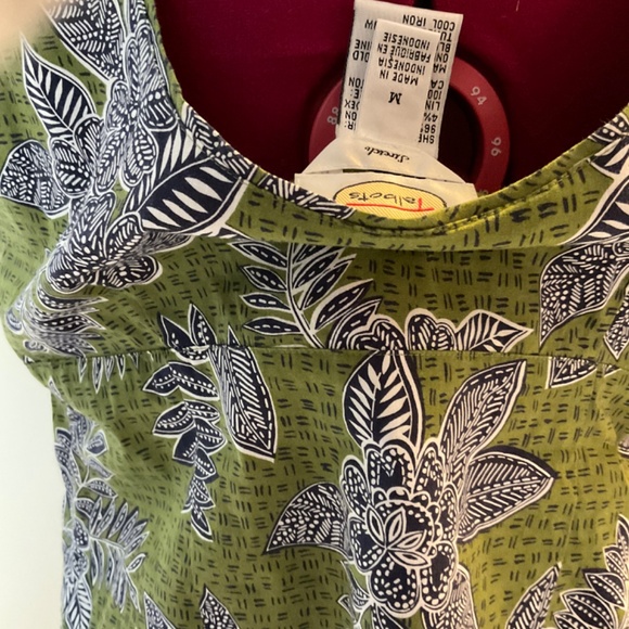 Talbots summer crossover top - Picture 4 of 5